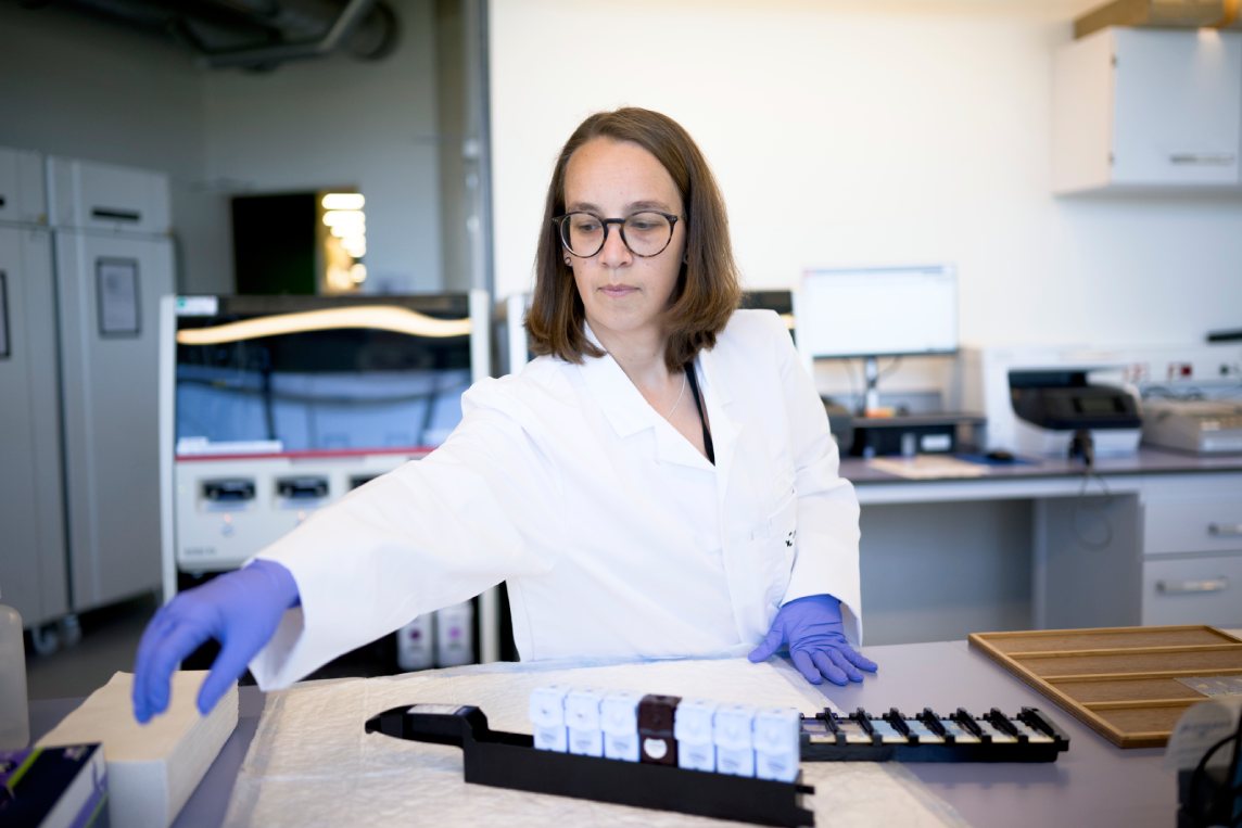 CellCarta scientist designing custom cell phenotyping assay panel