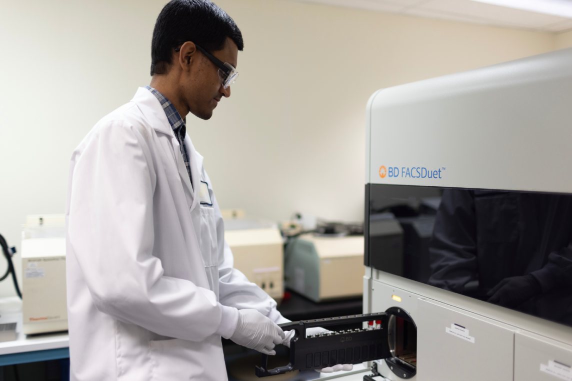 CellCarta scientist analyzing rare immune cell subsets by flow cytometry