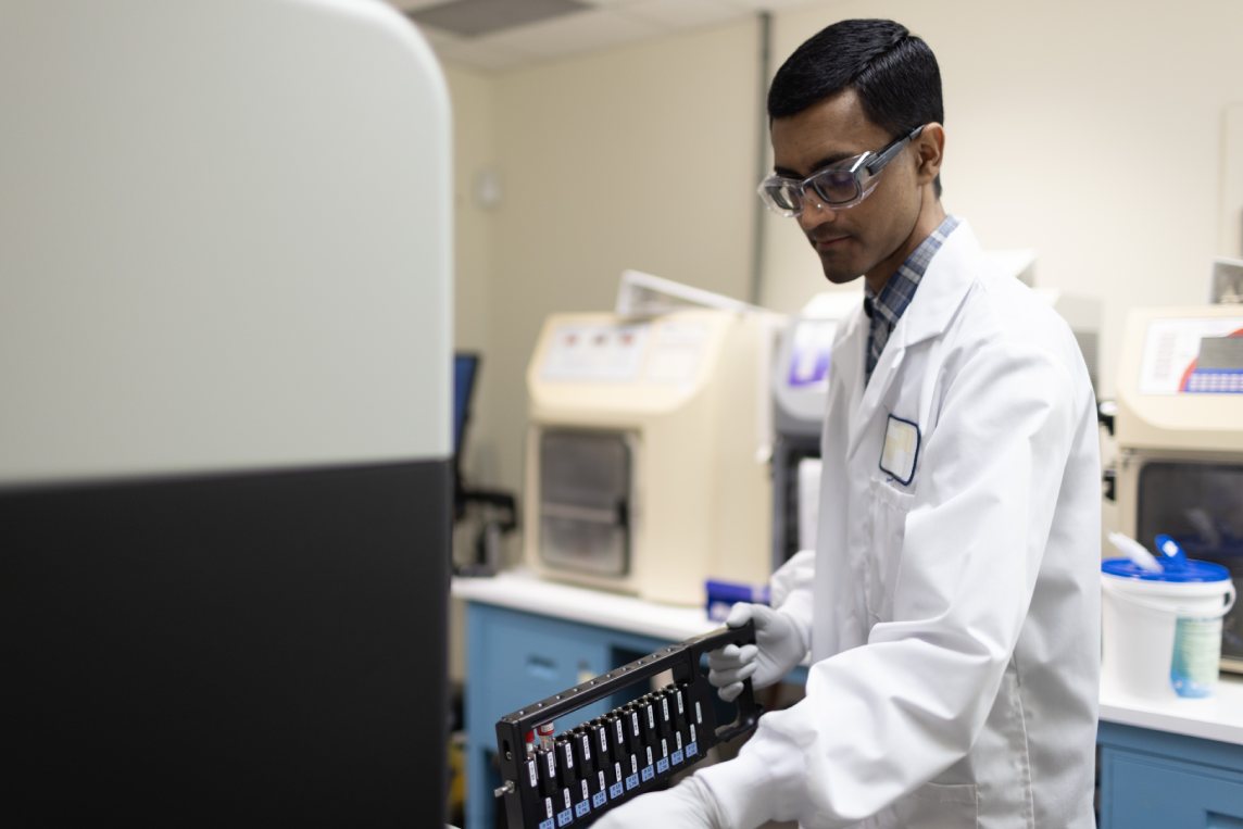 CellCarta scientist running TBNK flow cytometry panel