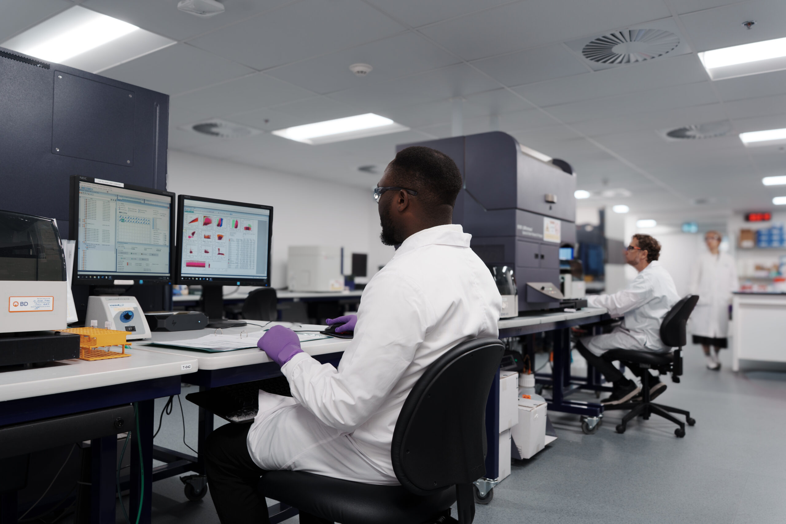 CellCarta scientist designing custom cell phenotyping assay panel